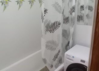 Продам 2-ком. квартиру, 44 м2, Урай, 2-й микрорайон, 66