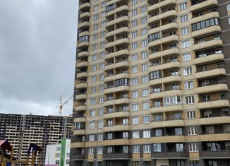 Продаю трехкомнатную квартиру, 55 м2, Мурино, ЖК Северный, улица Шоссе в Лаврики, 68к2