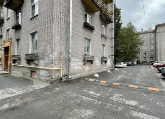 Трехкомнатная квартира на продажу, 81.6 м2, Санкт-Петербург, улица Новостроек, 19, улица Новостроек