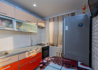 Продам трехкомнатную квартиру, 61.2 м2, Оренбург, улица Сергея Лазо, 12, жилой район Степной