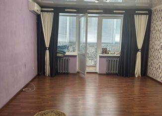 Продаю 1-ком. квартиру, 46 м2, Оренбург, Салмышская улица, 58/2, Северо-Восточный жилой район