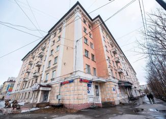 Продажа двухкомнатной квартиры, 52 м2, Мурманск, проспект Ленина, 45