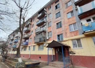 Продам 2-ком. квартиру, 44.5 м2, Элиста, 4-й микрорайон, 27, 4-й микрорайон