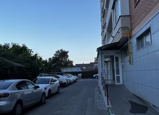 Сдаю в аренду 1-комнатную квартиру, 45 м2, Батайск, Комсомольская улица, 107