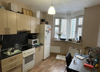 Продаю 2-ком. квартиру, 52 м2, Москва, улица Главмосстроя, 10, улица Главмосстроя
