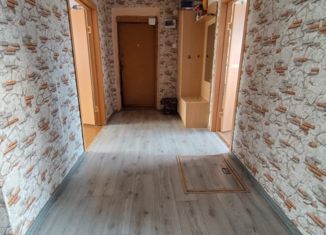 Продажа трехкомнатной квартиры, 69 м2, Красноуфимск, улица Жукова, 21