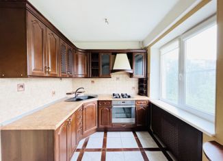 Продам 3-ком. квартиру, 73 м2, Санкт-Петербург, проспект Ударников, 21к1, проспект Ударников