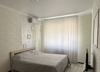 Сдается в аренду однокомнатная квартира, 37 м2, Ставрополь, улица Рогожникова, 7, Промышленный район