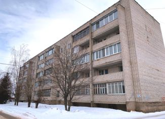 Продаю 3-ком. квартиру, 68 м2, Гагарин, улица Строителей, 48