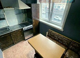 Продаю 3-ком. квартиру, 58 м2, Москва, улица Народного Ополчения, 45, метро Октябрьское поле