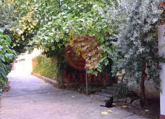 Продам 2-комнатную квартиру, 52.7 м2, посёлок городского типа Партенит, улица Победы, 3А