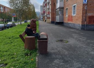 Продаю 2-комнатную квартиру, 49.4 м2, Таштагол, улица 8 Марта, 4