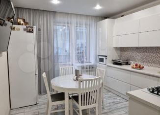 Продам 2-ком. квартиру, 61.3 м2, Йошкар-Ола, микрорайон Фестивальный, Западная улица, 27