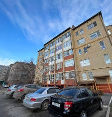Двухкомнатная квартира на продажу, 58.6 м2, Калмыкия, улица Юрия Гагарина, 8