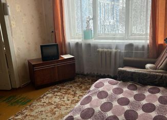 Продается двухкомнатная квартира, 44.4 м2, Оленегорск, улица Мира, 40