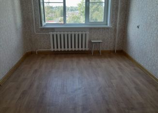 Продается трехкомнатная квартира, 70 м2, Псковская область, улица Дружбы, 23