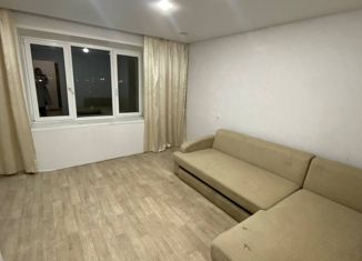 Продаю трехкомнатную квартиру, 60.3 м2, поселок городского типа Цильна, улица Труда, 1