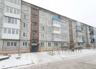 Продам 3-комнатную квартиру, 58.9 м2, Калачинск, улица Петра Ильичева, 12