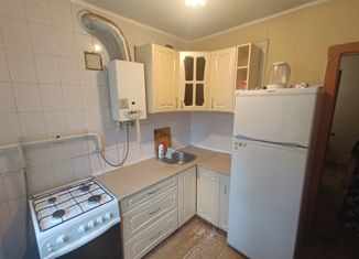 Сдаю в аренду однокомнатную квартиру, 31 м2, Новочеркасск, улица Чехова, 2