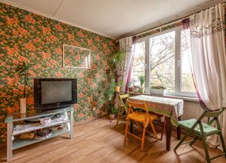 Продаю 3-ком. квартиру, 41.6 м2, Санкт-Петербург, улица Костюшко, 28, метро Московская