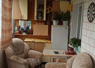 Трехкомнатная квартира на продажу, 60 м2, поселок городского типа Шушенское, 5-й микрорайон, 17