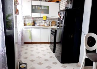 Продаю трехкомнатную квартиру, 58.1 м2, поселок городского типа Карымское, улица Погодаева, 43