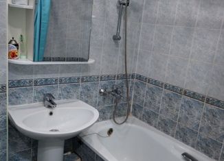 Продается 3-комнатная квартира, 69 м2, Ижевск, улица 40 лет Победы, 66, жилой район Аэропорт