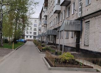 Продам трехкомнатную квартиру, 55.7 м2, Новгородская область, улица Зелинского, 2