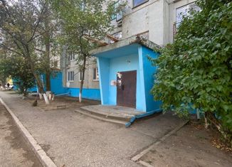 Продаю 3-комнатную квартиру, 65 м2, Элиста, 8-й микрорайон, 58, 8-й микрорайон