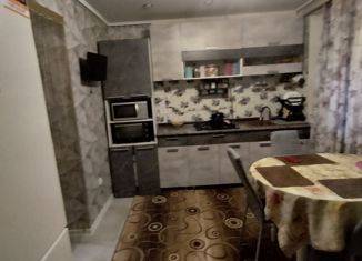 2-комнатная квартира на продажу, 43.3 м2, поселок городского типа Афипский, улица Пушкина, 25