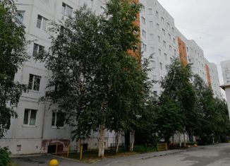 2-комнатная квартира на продажу, 55 м2, Тюменская область, улица Нефтяников, 2