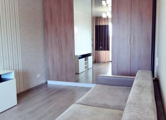 Сдается однокомнатная квартира, 36 м2, Серафимович, улица Серафимовича, 32