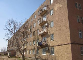 Продам четырехкомнатную квартиру, 100 м2, Астрахань, улица Советской Гвардии, 1
