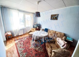 Продается 3-комнатная квартира, 55 м2, Новгородская область, Озёрная улица, 6