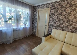Продаю 2-ком. квартиру, 45 м2, Октябрьск, улица Дзержинского, 10