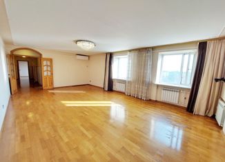 Продам 4-ком. квартиру, 156.7 м2, Уссурийск, улица Горького, 73