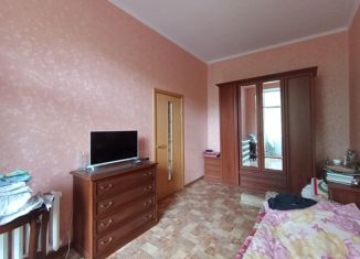 Продается двухкомнатная квартира, 56 м2, Волгоград, улица Сологубова, 15, Красноармейский район