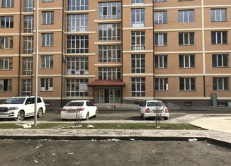 Продается 2-ком. квартира, 72 м2, Грозный, улица Сайханова, 133к8