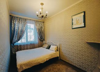 Сдам в аренду 3-ком. квартиру, 90 м2, Пятигорск, улица Аллея Строителей, 7