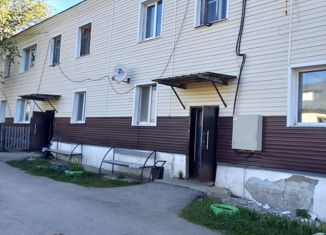 Продается 2-комнатная квартира, 40 м2, рабочий посёлок Октябрьский, Школьная улица, 4