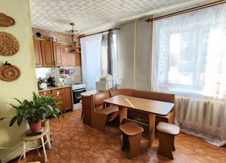 Продается 3-комнатная квартира, 59.1 м2, Артёмовский, улица Акулова, 5