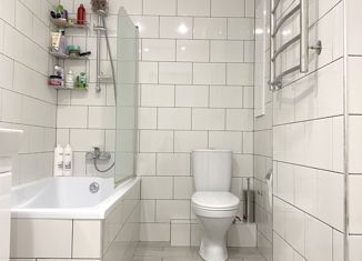 Трехкомнатная квартира на продажу, 96 м2, Красногорск, улица Игоря Мерлушкина, 10