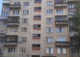 Продам трехкомнатную квартиру, 72.6 м2, Колпино, Заводской проспект, 44