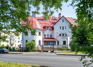 Продается пятикомнатная квартира, 327.1 м2, Петергоф, улица Аврова, 26