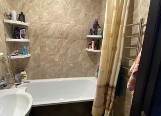 Продаю 3-ком. квартиру, 52.3 м2, поселок городского типа Солнечнодольск, Школьный бульвар, 5