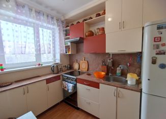 Продам 4-комнатную квартиру, 77 м2, Тольятти, Революционная улица, 30