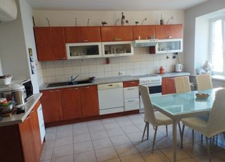 Продается 4-ком. квартира, 155 м2, Сестрорецк, улица Токарева, 6