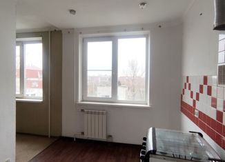 Продается 1-ком. квартира, 35.4 м2, рабочий посёлок Светлый Яр, 5-й микрорайон, 19