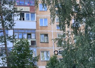 Продаю 2-ком. квартиру, 53.8 м2, Златоуст, 1-й квартал Северо-Запад, 17