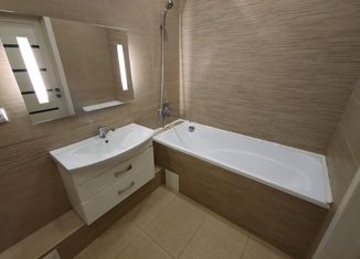 Продаю 1-ком. квартиру, 42.3 м2, Челябинск, проспект Героя России Е.Н. Родионова, 15, ЖК Ньютон